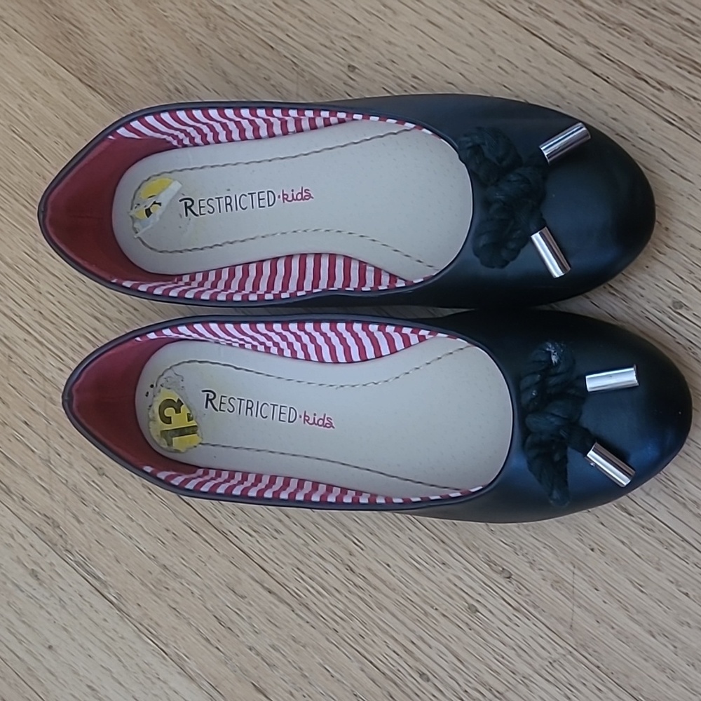 Restricted Kids dress shoes